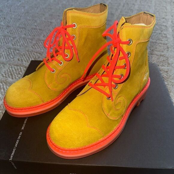 Women’s John Fluevog Boots - 7th Heaven & Eyelet - Derby Swirl Yellow sz 7 - NIB - Picture 3 of 7